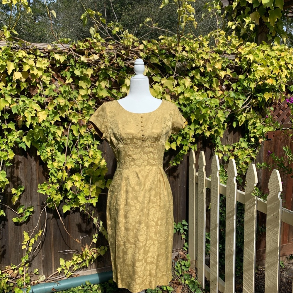 Vintage wiggle dress